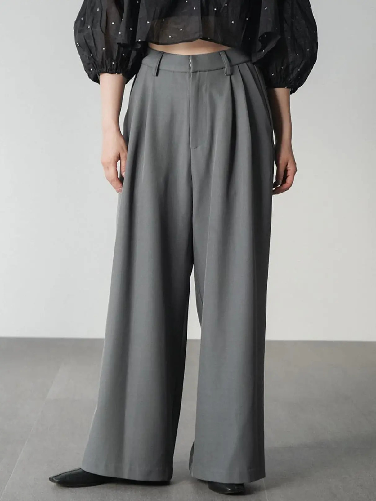 2 tucked wide pants