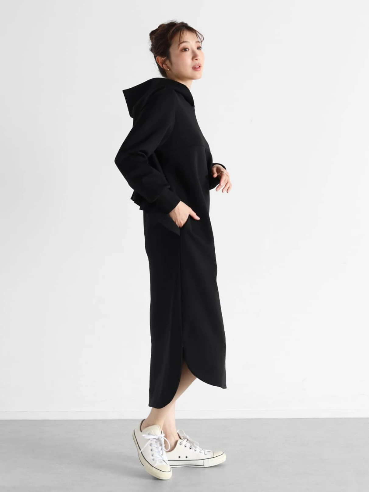 Vin(ヴァン)　ポイントフリルフーディワンピース