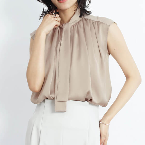 サテン×カットソーボウタイブラウス