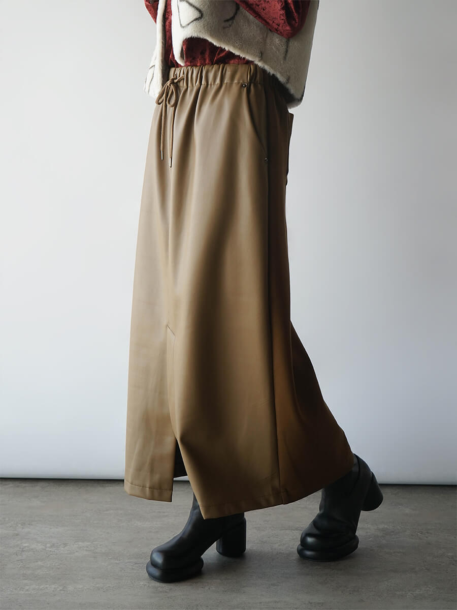 RADIATE(ラディエイト)　フロントスリットドッキングスカート