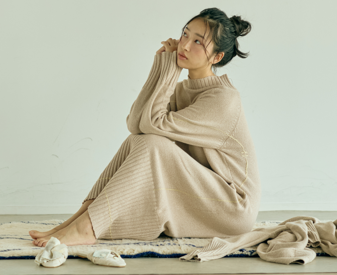 ドローイングニットワンピース