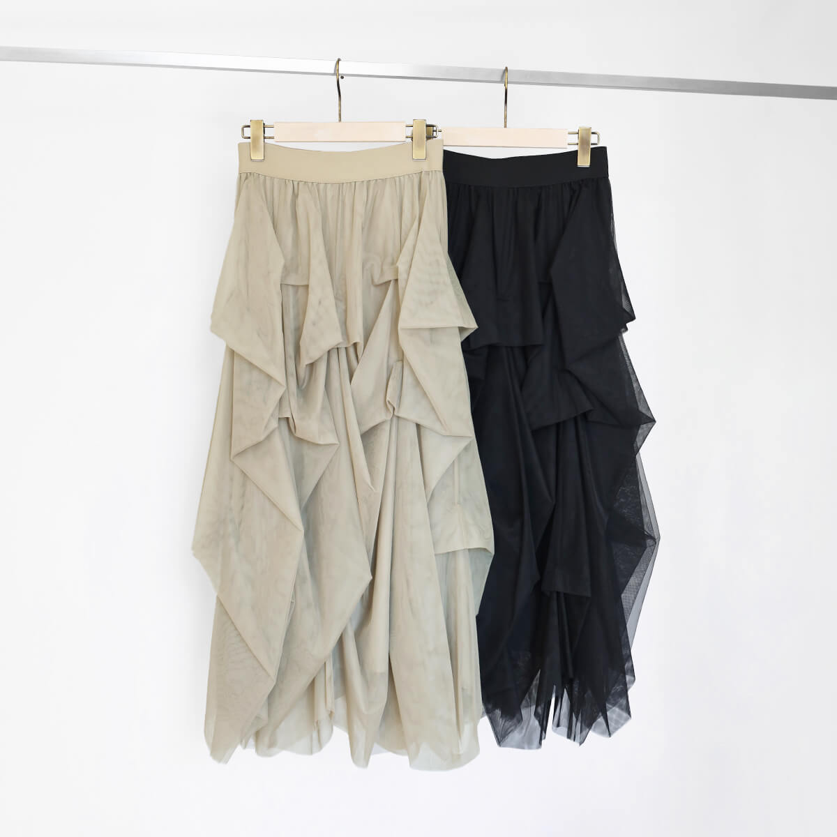 タックワークボリュームチュールスカート