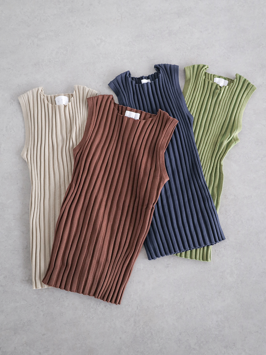 Wide rib sleeveless pullover