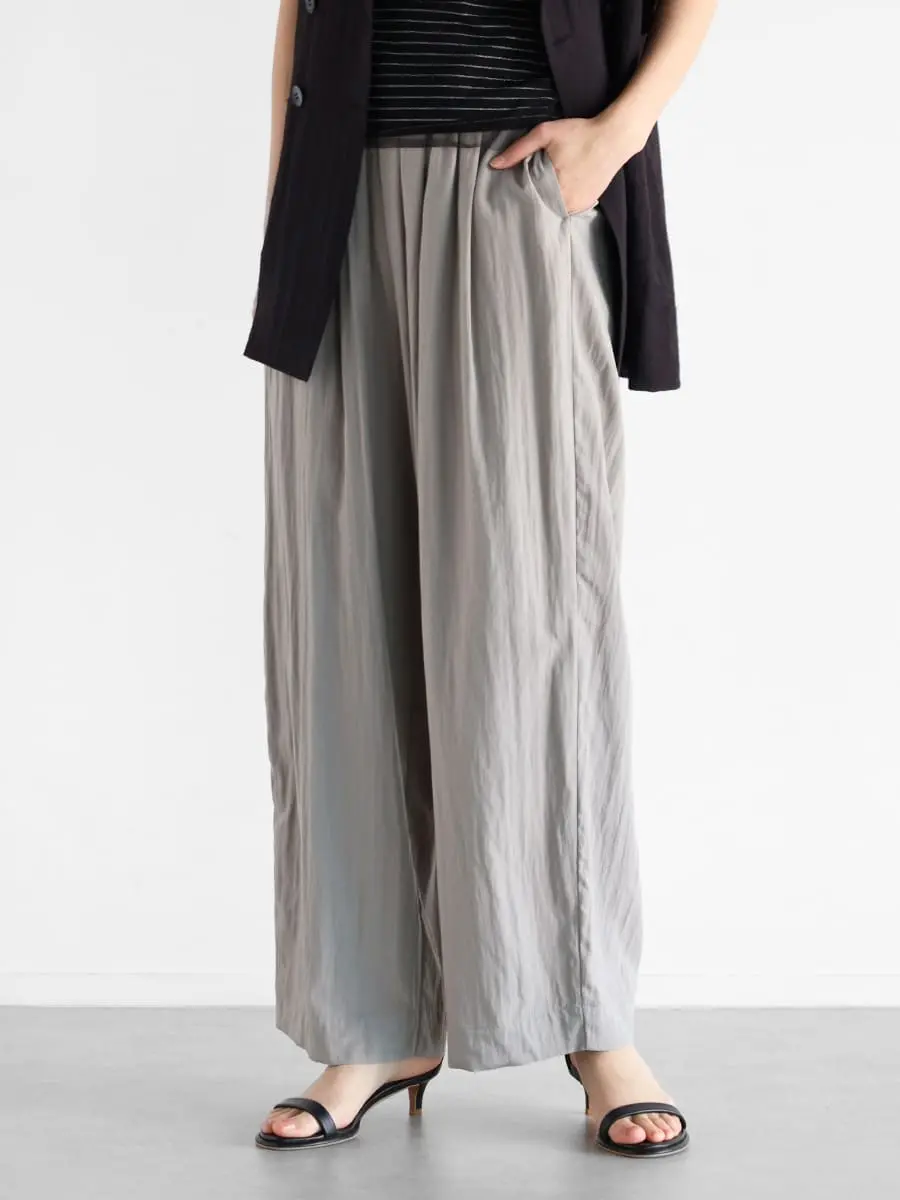 Vin(ヴァン)　シャーリングワイドパンツ