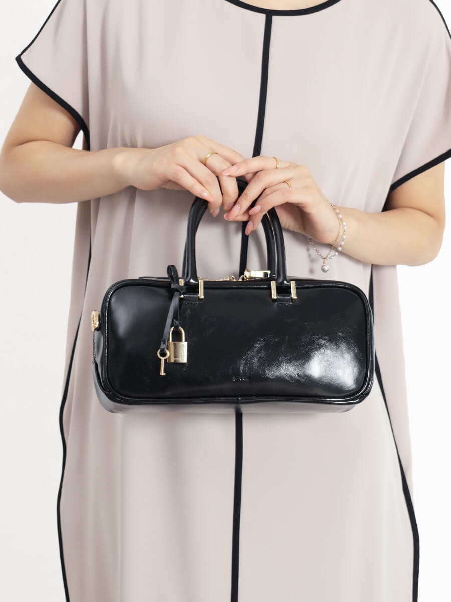 キーチャーム付レザー2wayバッグ