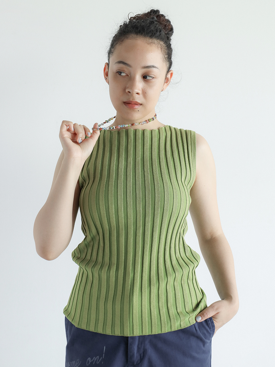 Wide rib sleeveless pullover