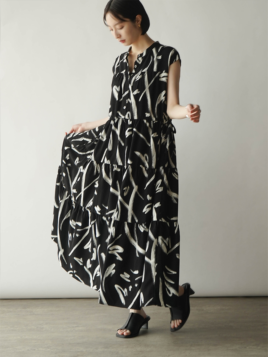 RADIATE(ラディエイト) ウェーブプリントティアードワンピース