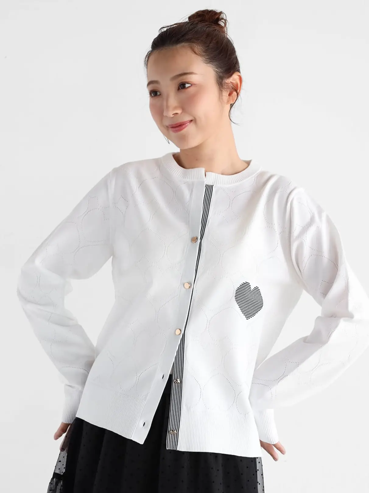 Vin(ヴァン)　透かし編みハートニットカーディガン