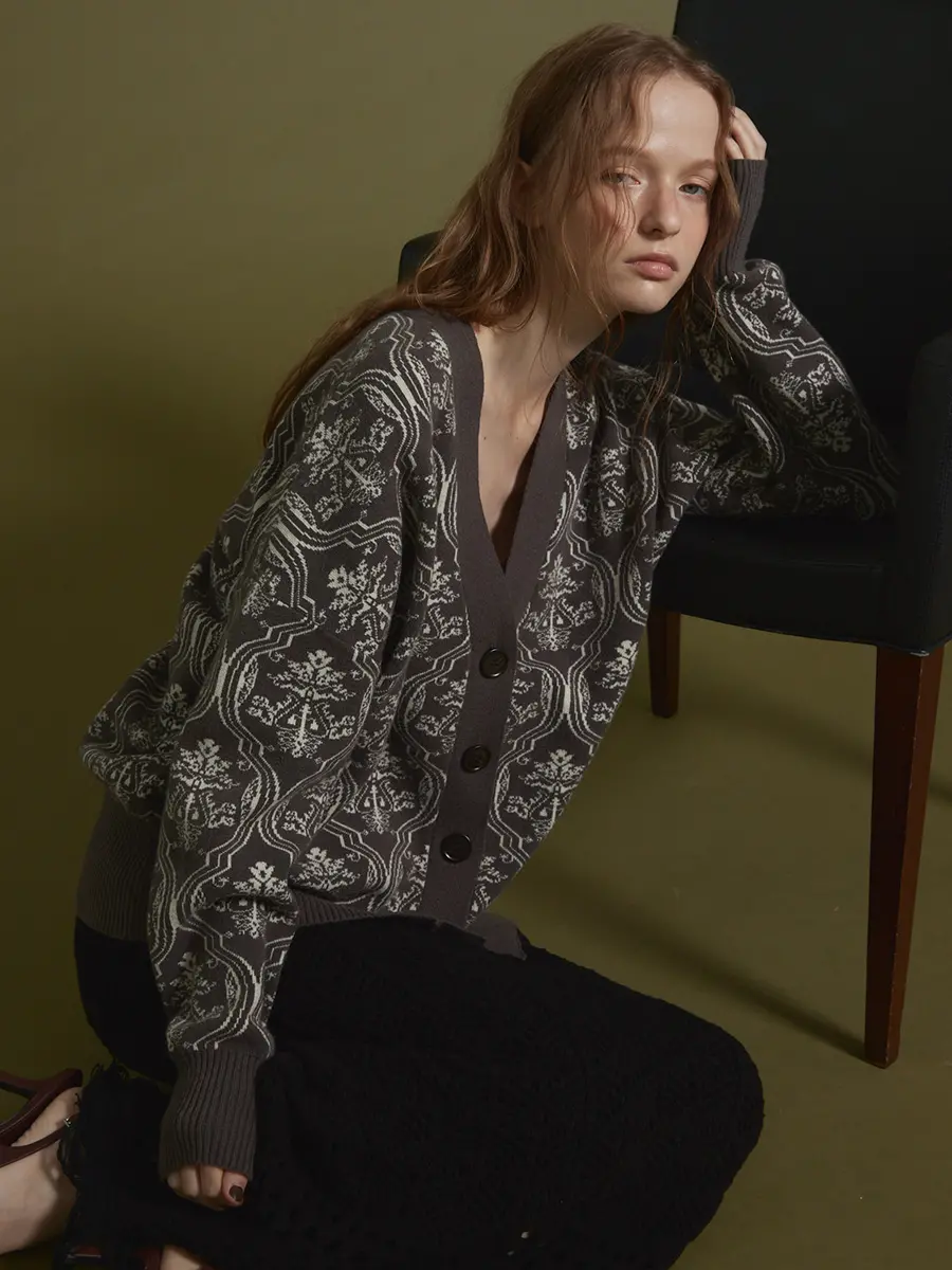 Vin(ヴァン)　ダマスク柄ニットカーディガン