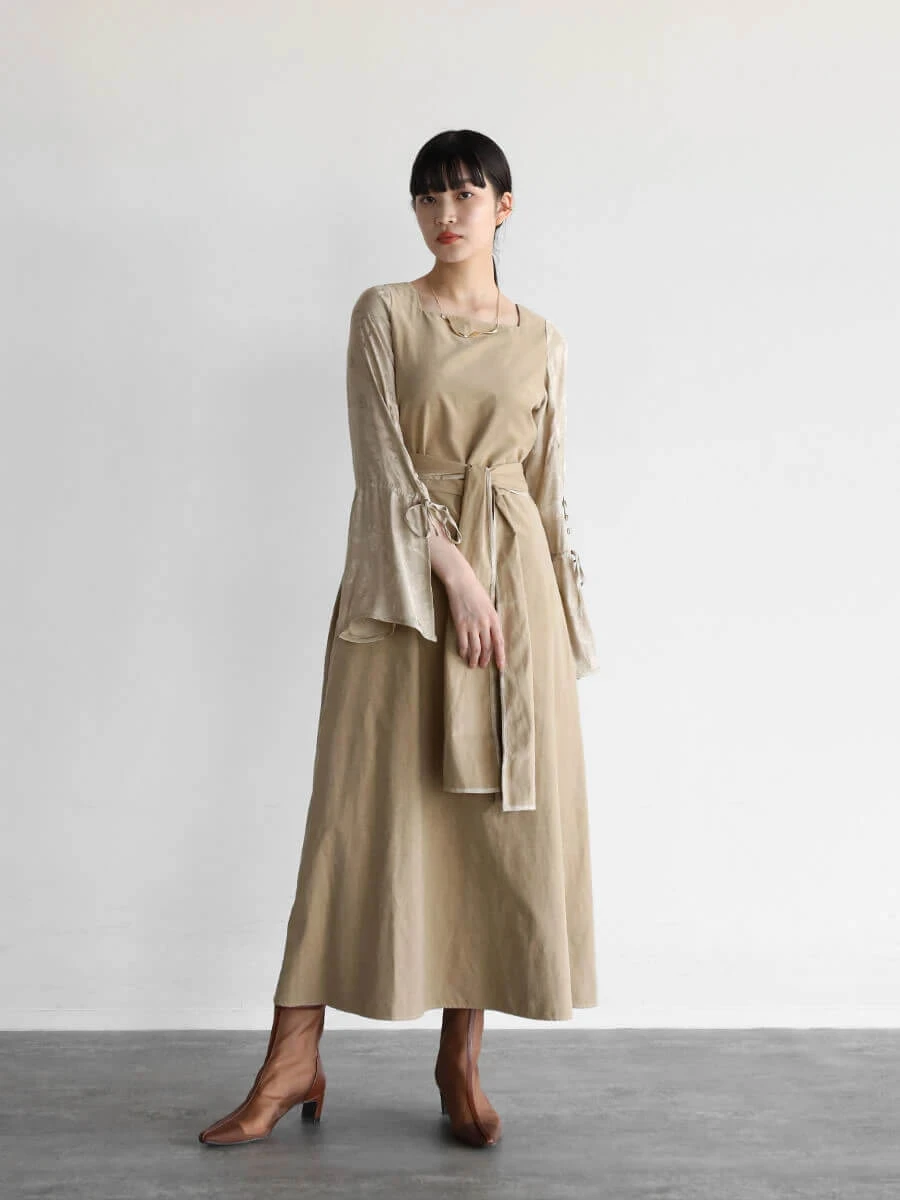 白や黒のトータルコーデは避ける