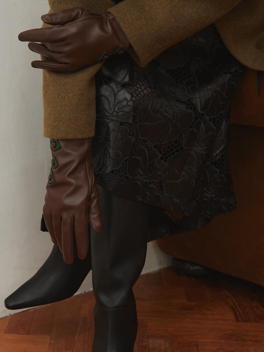 フェイクレザーカットワークレースラップスカート