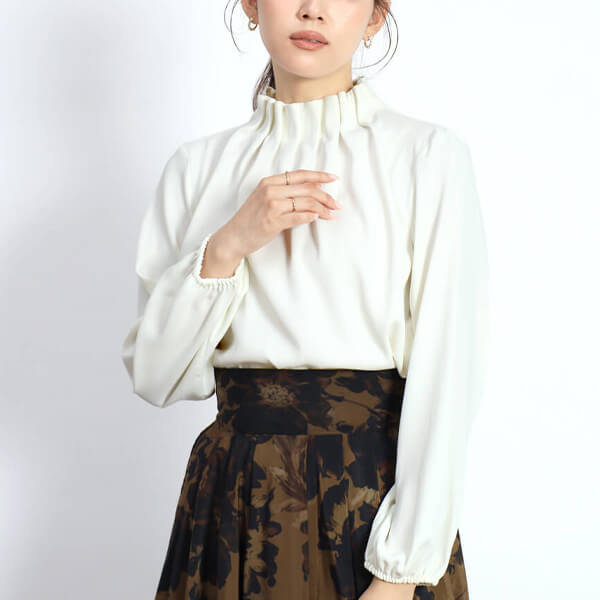 ネックギャザーブラウス