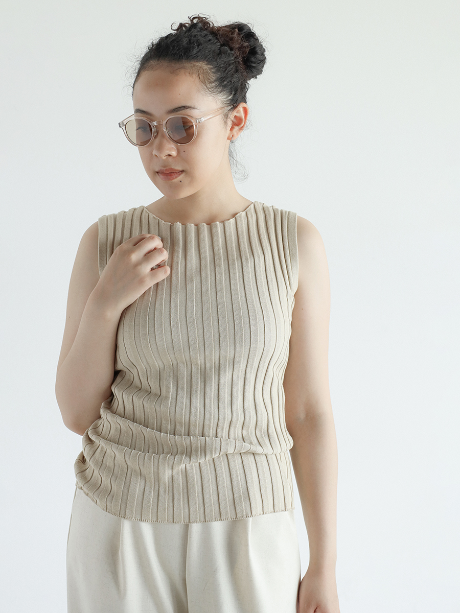 Wide rib sleeveless pullover