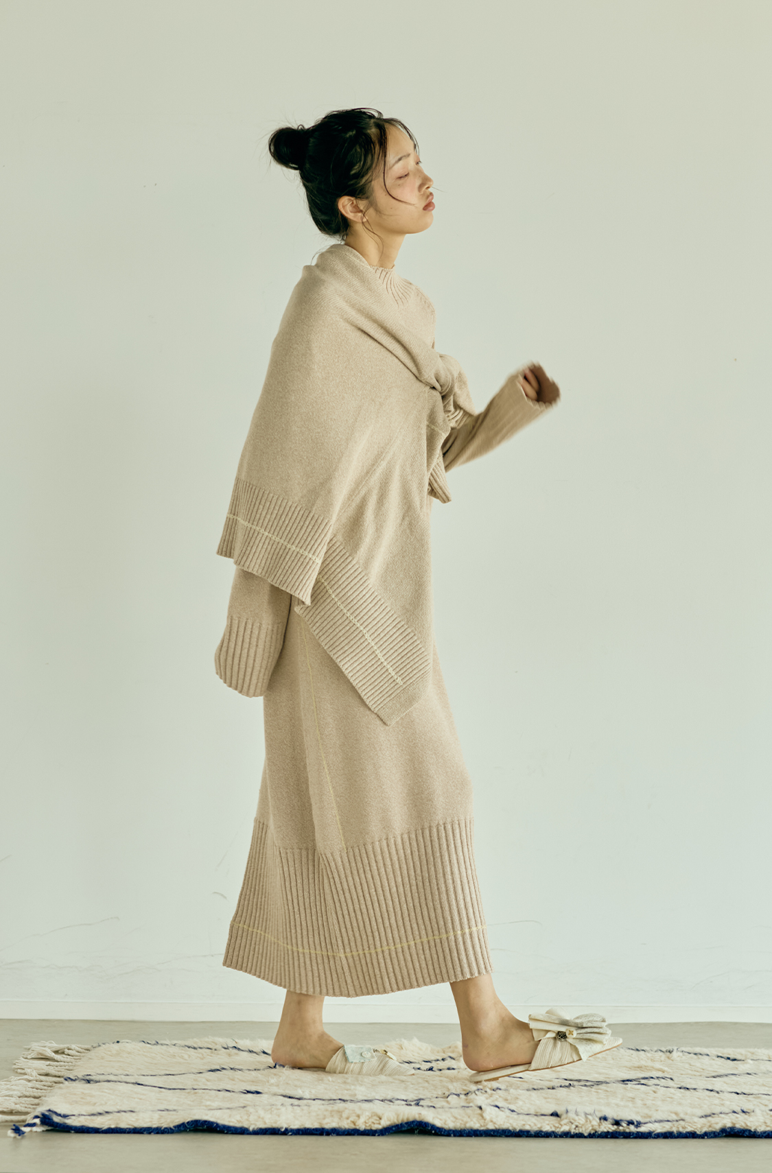 ドローイングニットワンピース