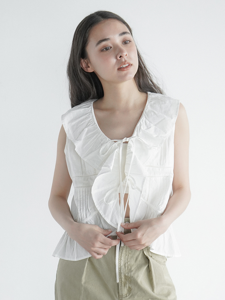 Front ribbon frilled gilet