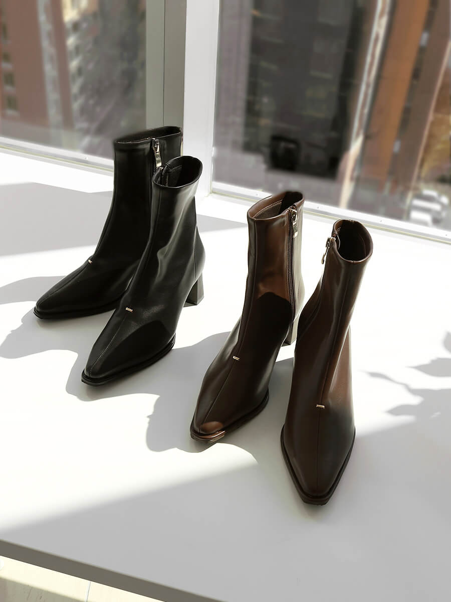 ポインテッドフレアヒールショートブーツ
