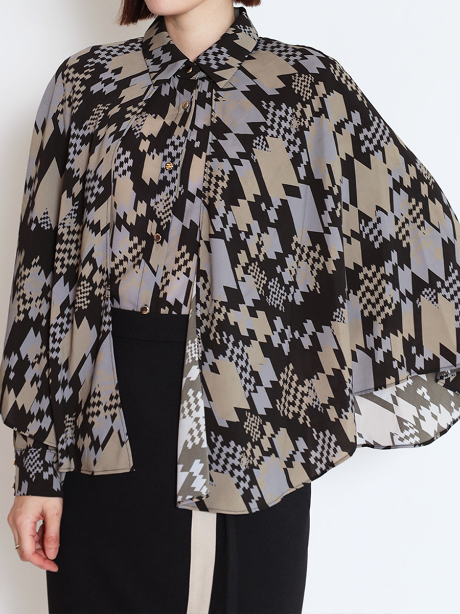 ジオメトリックケープデザインブラウス