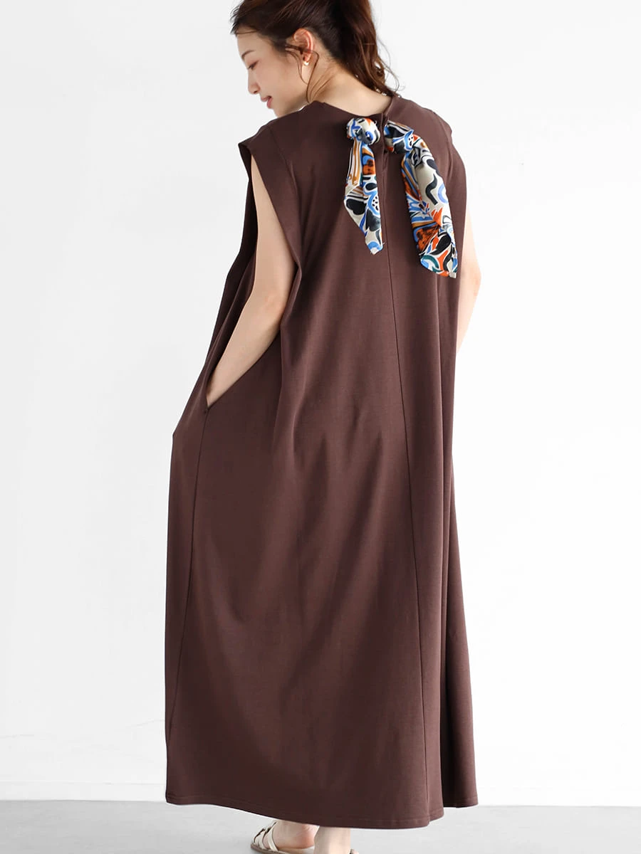 Vin(ヴァン)　バックスカーフカットワンピース