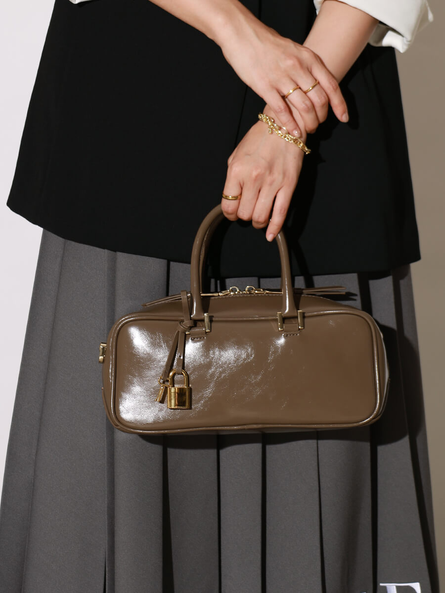 キーチャーム付レザー2wayバッグ