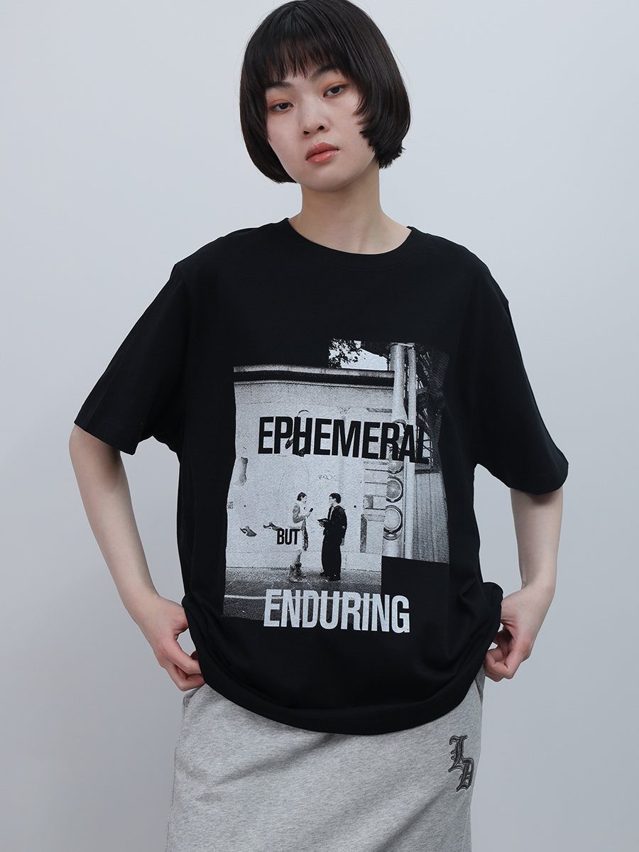 LASUD モノクログラフィックTシャツ