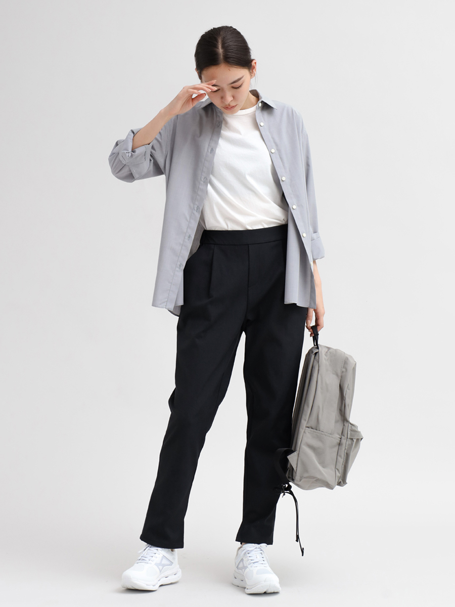 YORT リネン混ウエストタックテーパードパンツ