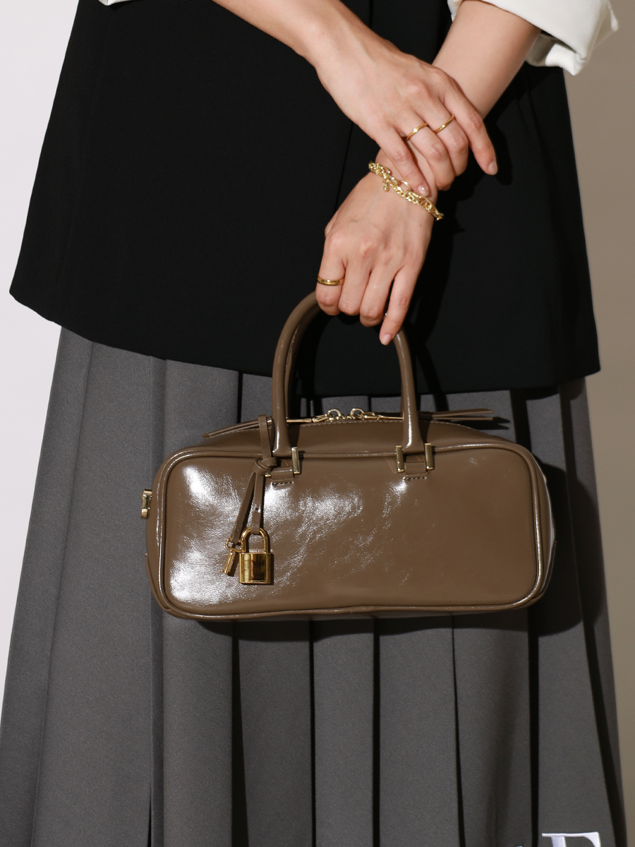 キーチャーム付レザー2wayバッグ