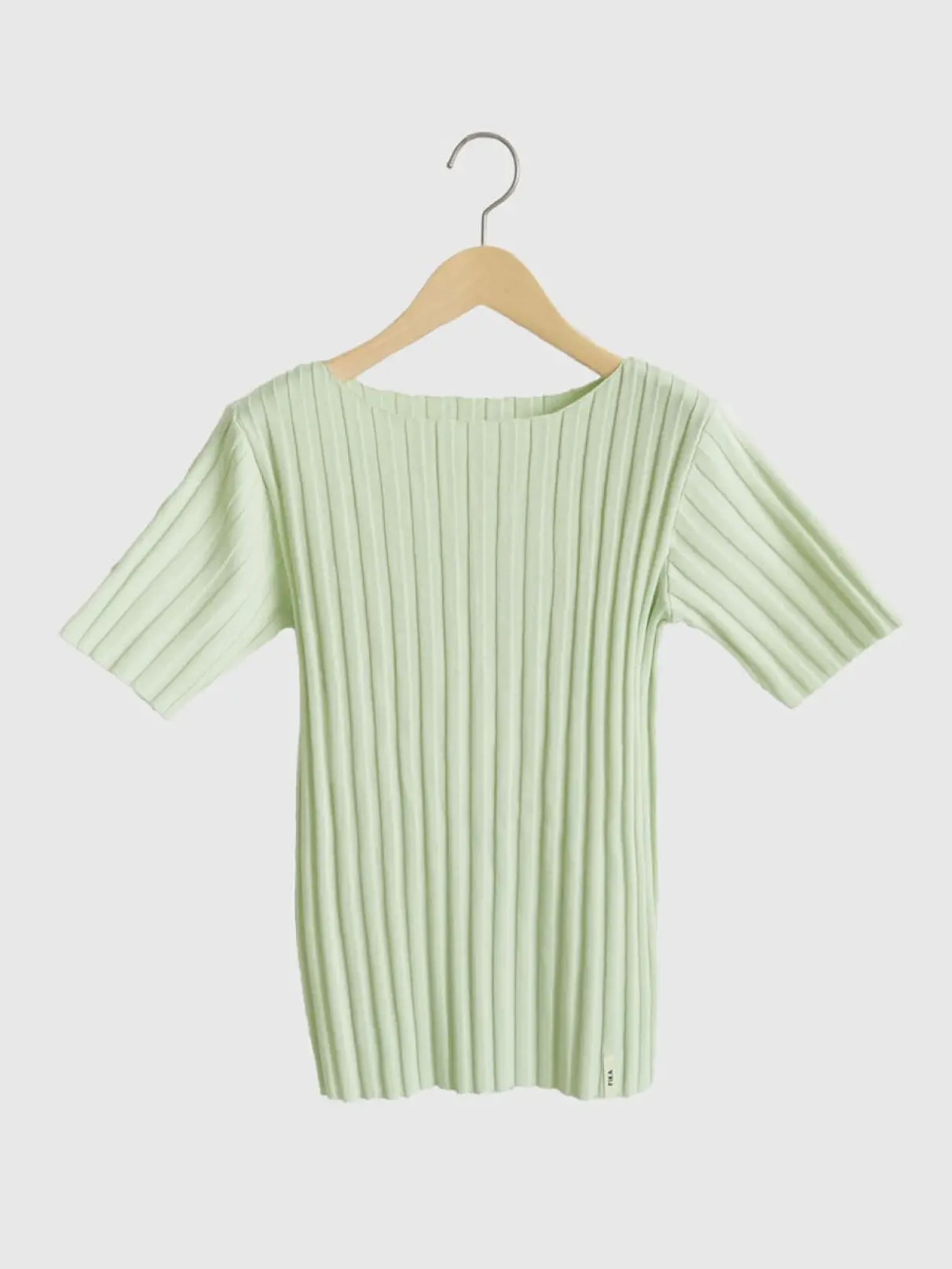 Wide rib short sleeve knit pullover