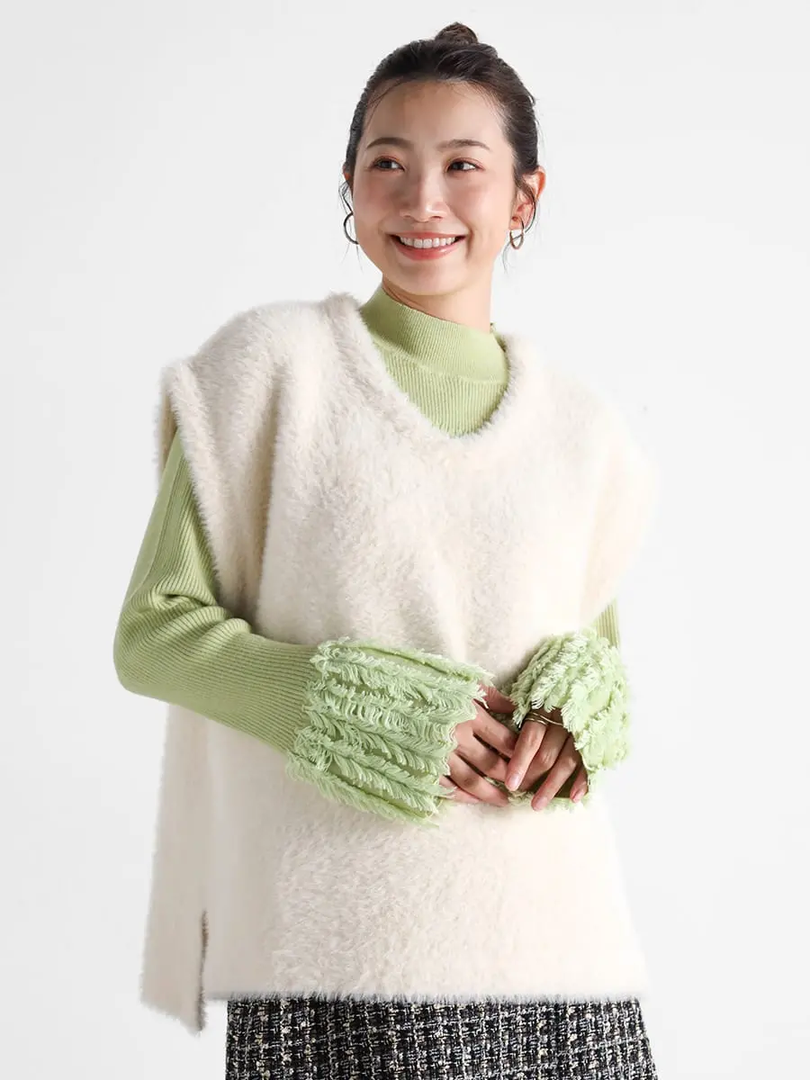 Vin(ヴァン) 袖フリンジリブハイネックニット