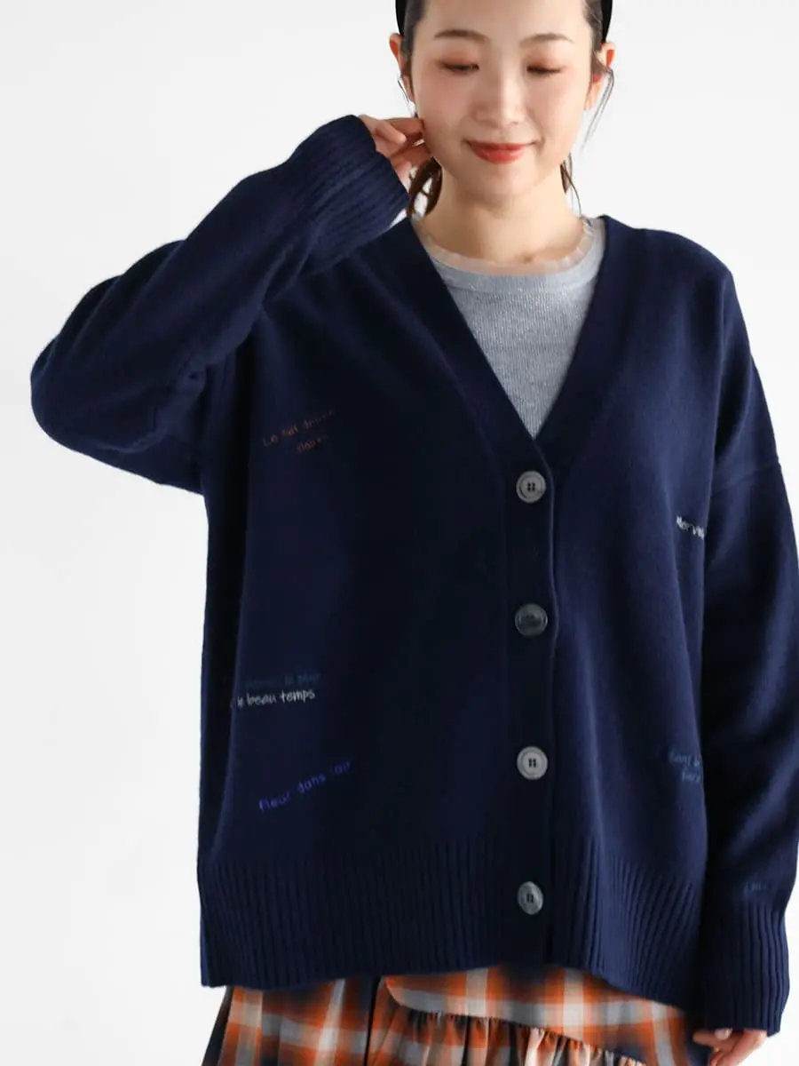 Vin(ヴァン)　ロゴ刺繍デザインニットカーディガン