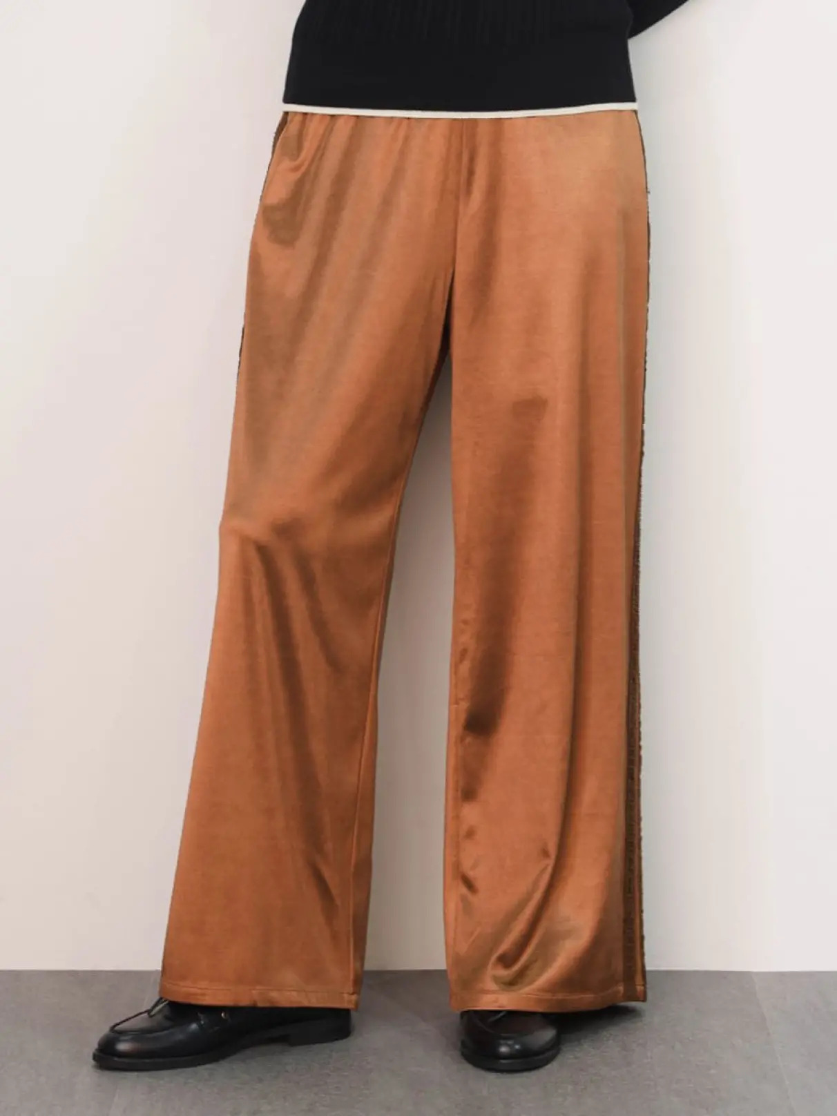 Stretch satin wide pants