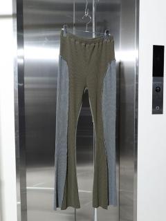 ダークブラウン