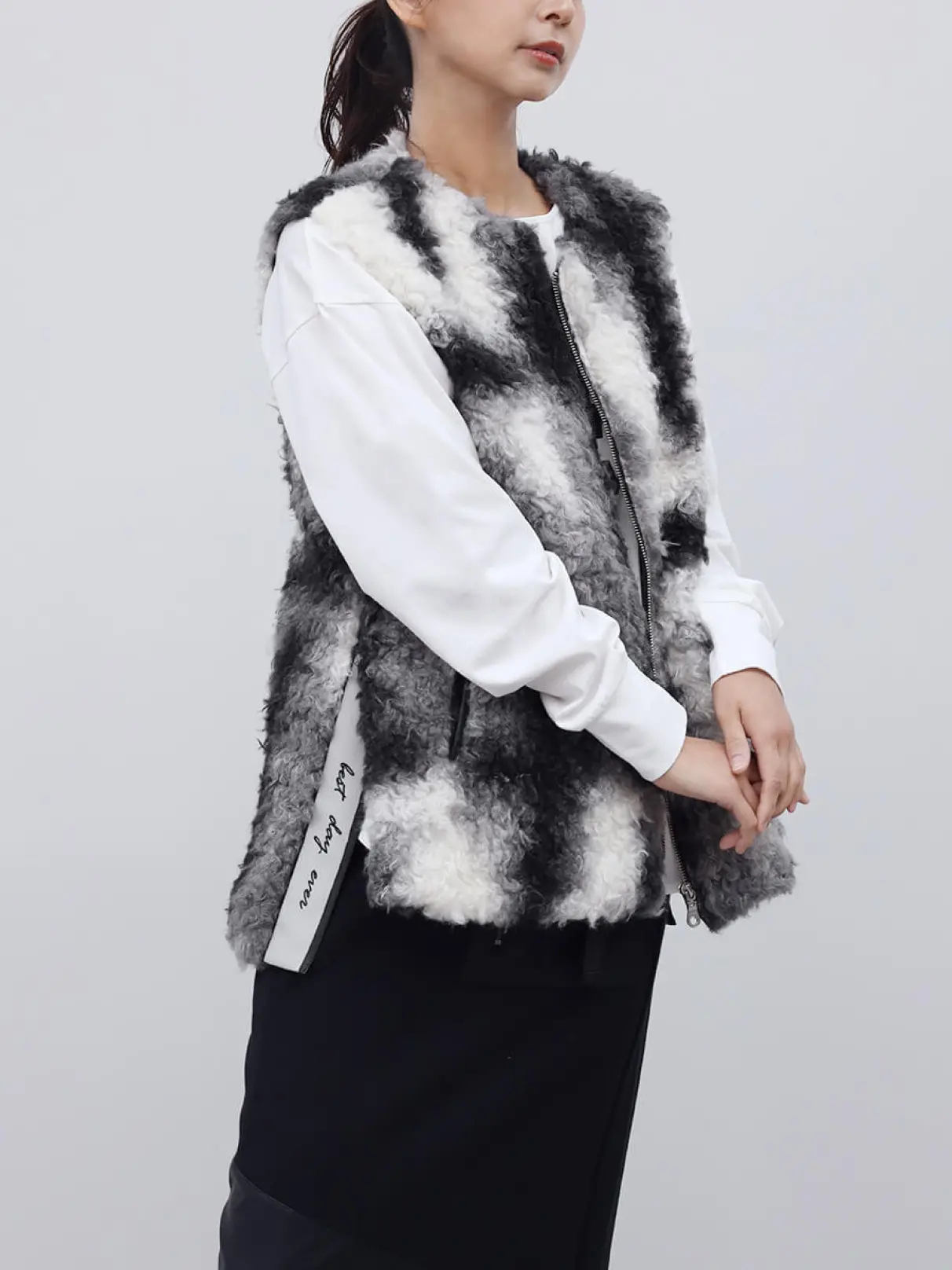 モゴモゴからはる マーブルカラーボアベスト（charcoal gray） - LASUD - LASUD