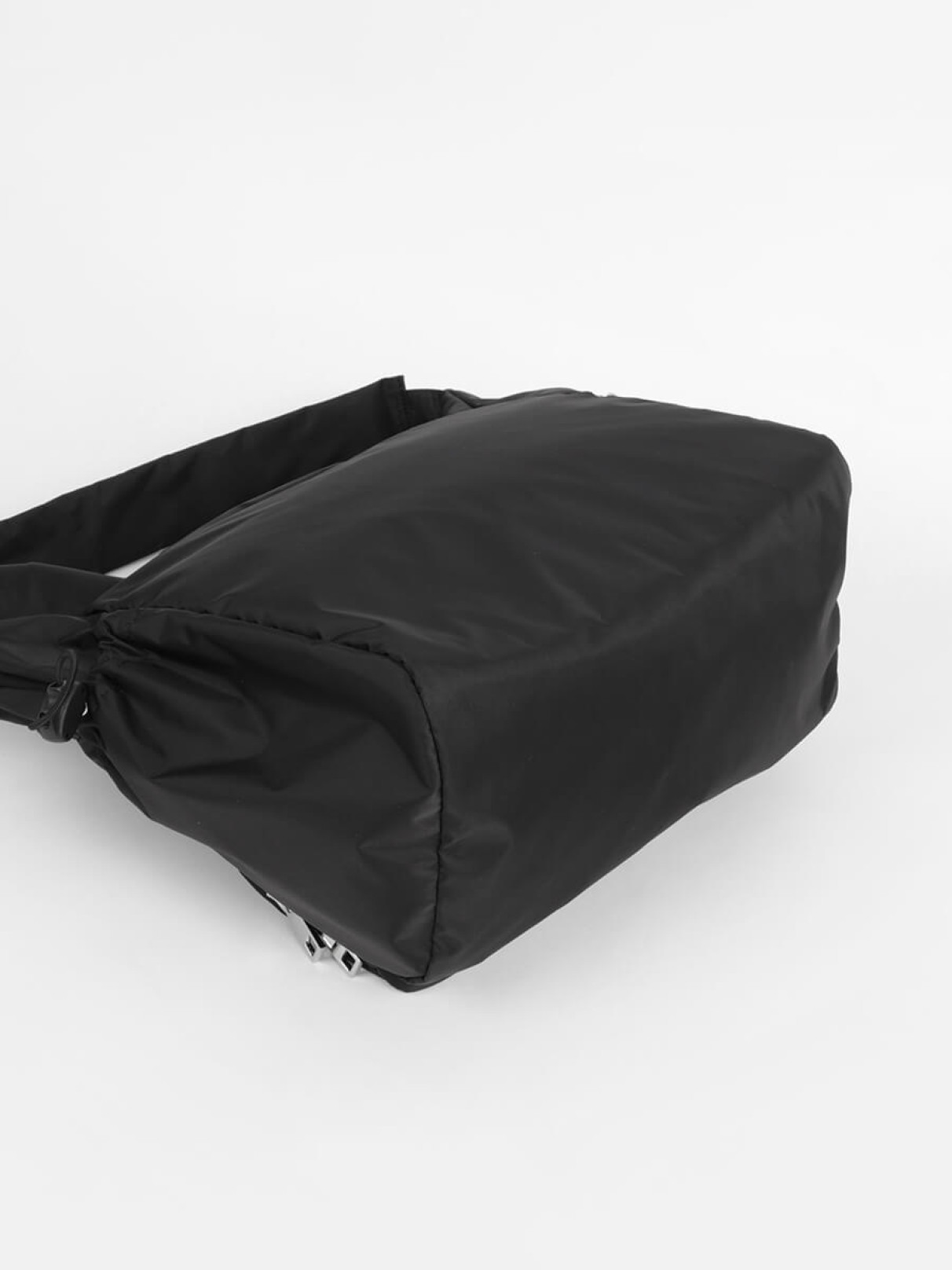 INDISPENSABLE×nouerのボディバッグの商品一覧｜ファッション