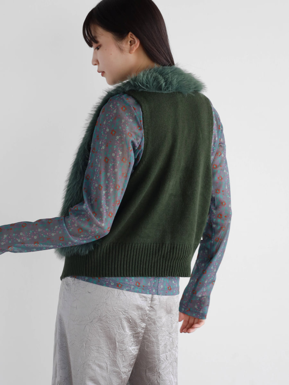 新品未使用　ヤマダヤ　RADIATE フード付きファーベスト YAMADAYA RADIATEラディエイトフードファーベスト ファーコート