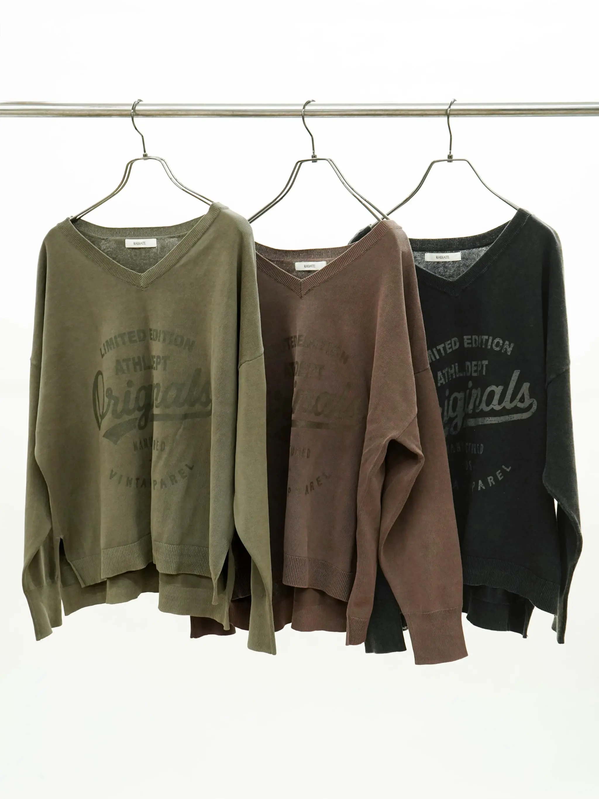 Vネックロングスリーブロゴニット - RADIATE - RADIATE｜YAMADAYA STORE