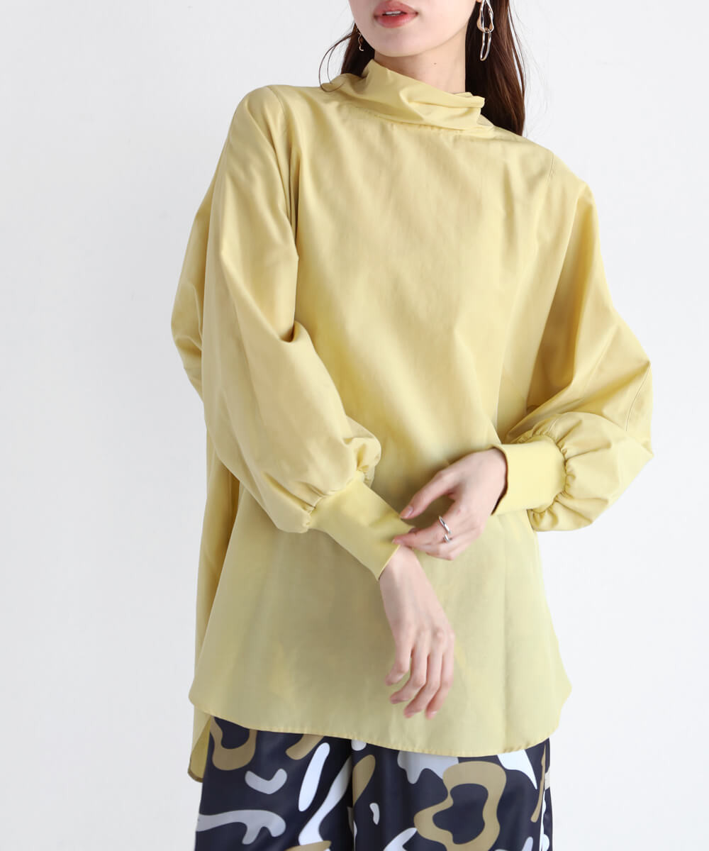 バックボタンハイネックブラウス YAMADAYA STORE バックボタンハイネックブラウス YAMADAYA STORE