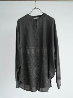 チャコールグレー