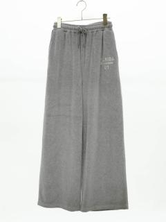 グレー