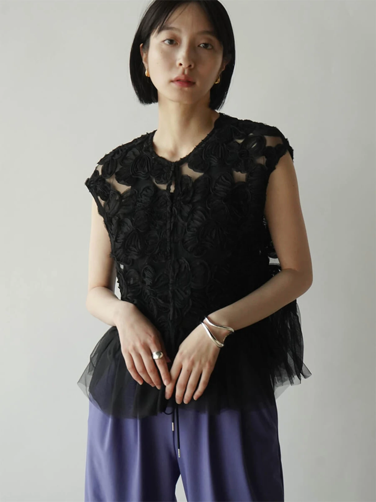 新品　下げ札あり　Eimee Law　サイドレースタックジレ　ネイビー Eimee Law（エイミーロウ）の「サイドレースタックジレ（ベスト