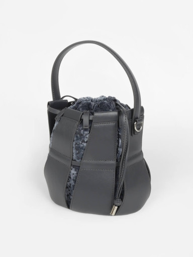 nouerxショルダーバッグ