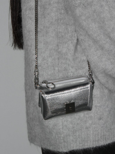 nouerxショルダーバッグ