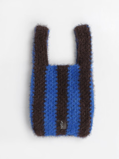 ダークブラウン