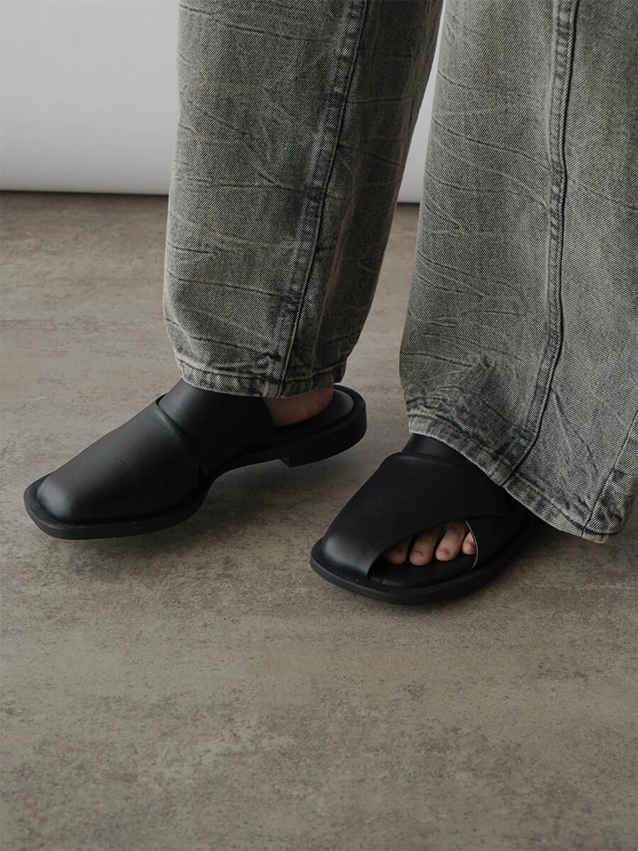 新品 未使用✨ MURUA ブラック ノースリーブ ワイドレッグオールインワン AZUL BY MOUSSY | リネンライクワイドハイウエストサロペット