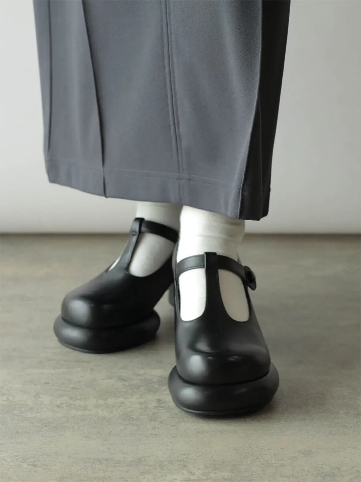 厚底ストラップチャンキーパンプス - ALL BLACK×RADIATE - RADIATE 厚底ストラップチャンキーパンプス - ALL BLACK×RADIATE - RADIATE