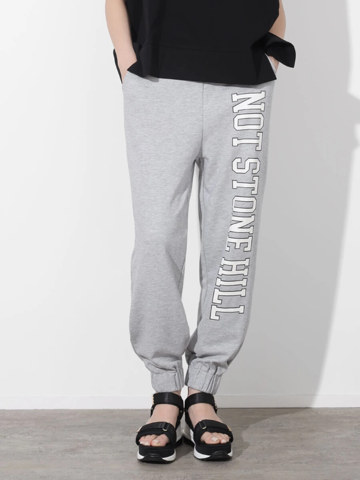 [VETEMENTS] ロゴ コットンブレンド スウェットパンツ VETEMENTS] ロゴ コットンブレンド スウェットパンツ ボトムス