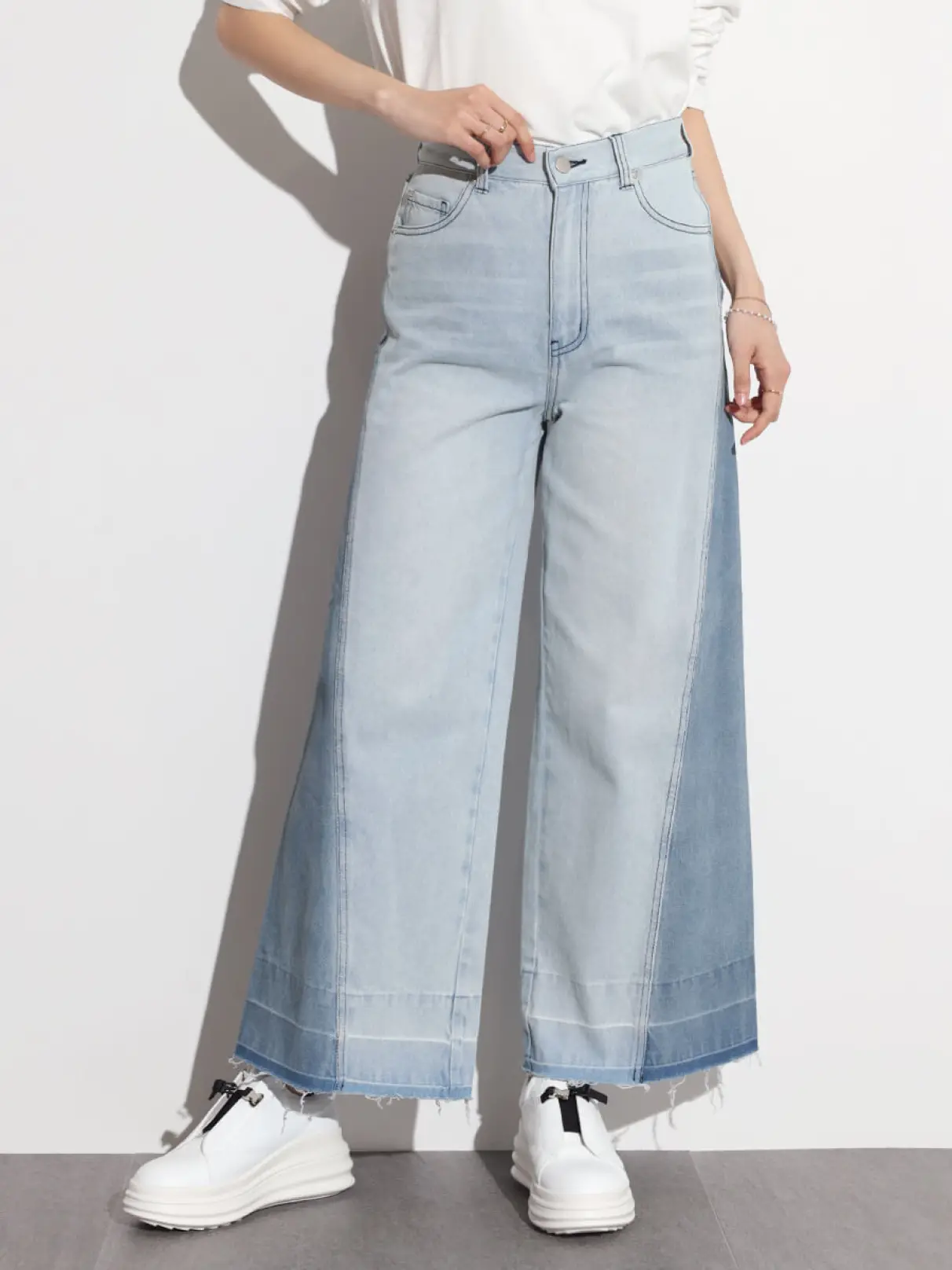 サイドブリーチラインデニムワイドパンツ
