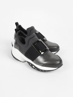 チャコールグレー