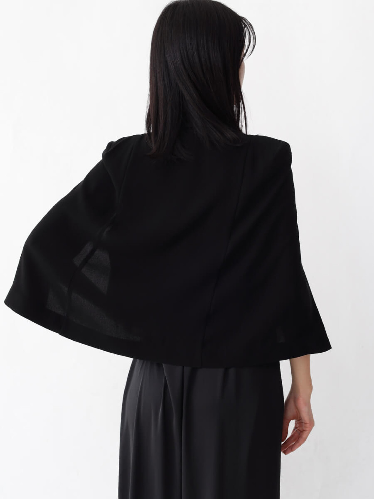 Aga ケープジャケット アーガ Aga Aga Black ノーカラーケープジャケット （ブラック