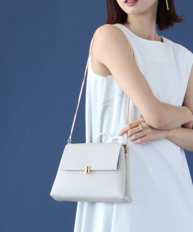 nouerxショルダーバッグ