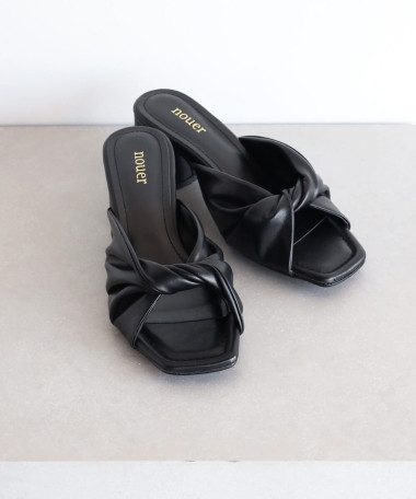 nouerxサンダル/ミュール